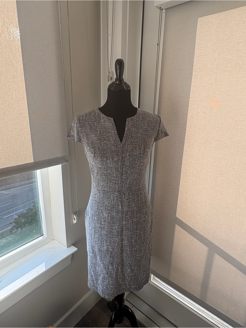 Banana Republic Gray Textured Sheath Dress